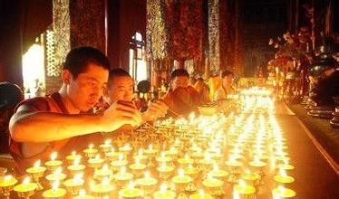 千灯节是蒙古族,达斡尔族的宗教性节日图片